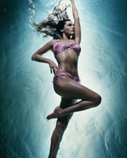 Kelly Brook feet photo thumbnail
