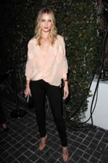 Rosie Huntington-Whiteley feet photo thumbnail