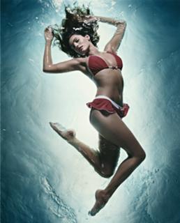 Kelly Brook feet photo thumbnail