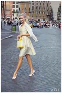 Claudia Schiffer feet photo thumbnail