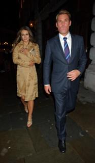 Elizabeth Hurley feet photo thumbnail