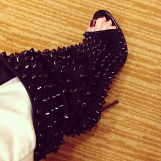 LeAnn Rimes feet photo thumbnail