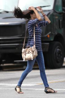 Adriana Lima feet photo thumbnail