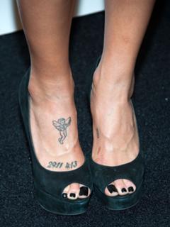 Jessica Szohr feet photo thumbnail