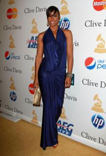 Kelly Rowland feet photo thumbnail