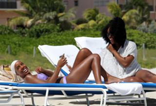 Kelly Rowland feet photo thumbnail