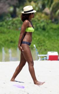 Kelly Rowland feet photo thumbnail