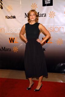 Mandy Moore feet photo thumbnail
