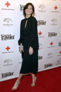 Mandy Moore feet photo thumbnail