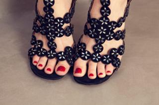 Blanca Suárez feet photo thumbnail