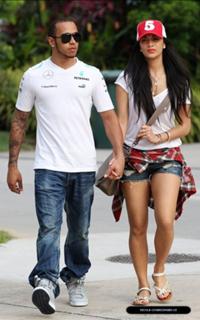 Nicole Scherzinger feet photo thumbnail
