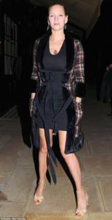 Uma Thurman feet photo thumbnail