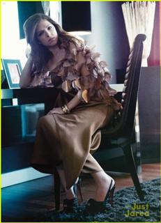 Anna Kendrick feet photo thumbnail