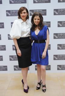 Anna Kendrick feet photo thumbnail
