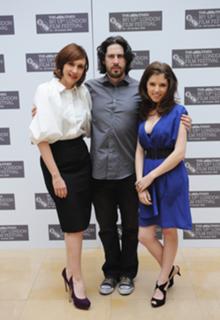 Anna Kendrick feet photo thumbnail