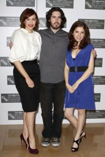 Anna Kendrick feet photo thumbnail