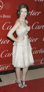 Anna Kendrick feet photo thumbnail