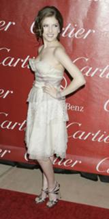 Anna Kendrick feet photo thumbnail