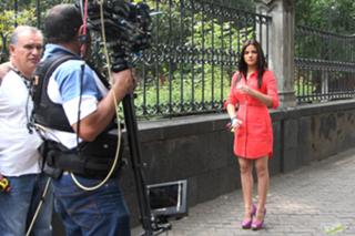 Maite Perroni feet photo thumbnail