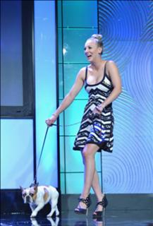 Kaley Cuoco feet photo thumbnail