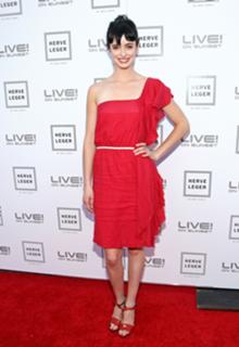 Krysten Ritter feet photo thumbnail