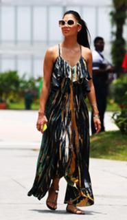 Nicole Scherzinger feet photo thumbnail