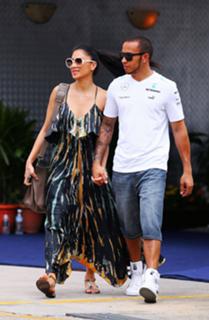 Nicole Scherzinger feet photo thumbnail