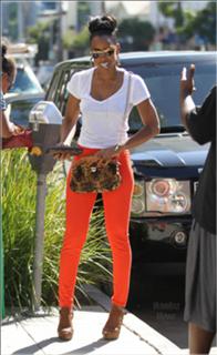 Kelly Rowland feet photo thumbnail