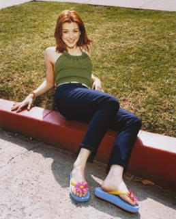 Alyson Hannigan feet photo thumbnail