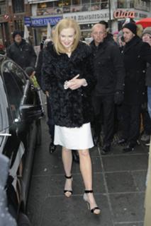 Nicole Kidman feet photo thumbnail