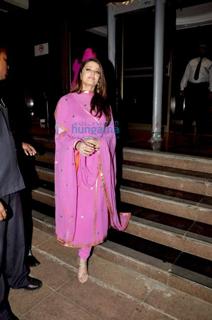 Aishwarya Rai Bachchan feet photo thumbnail