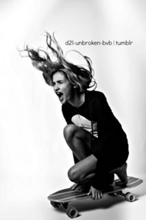 Pia Mia feet photo 1