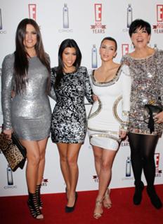 Khloé Kardashian feet photo thumbnail