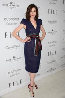 Anne Hathaway feet photo thumbnail