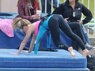 Kendra Wilkinson feet photo thumbnail