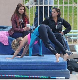 Kendra Wilkinson feet photo thumbnail