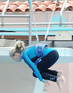 Kendra Wilkinson feet photo thumbnail