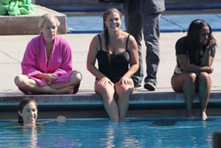 Kendra Wilkinson feet photo thumbnail