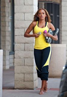 Mel B feet photo thumbnail