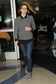 Katharine McPhee feet photo thumbnail