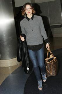 Katharine McPhee feet photo thumbnail