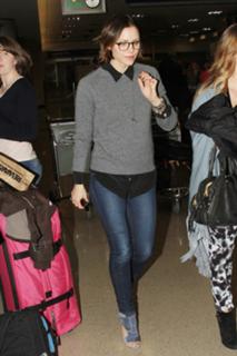 Katharine McPhee feet photo thumbnail