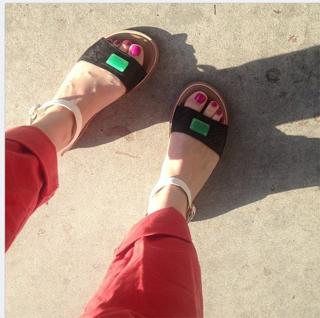 Gillian Jacobs feet photo thumbnail
