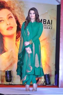 Aishwarya Rai Bachchan feet photo thumbnail