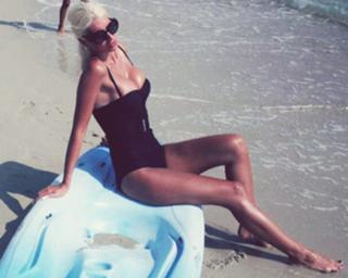 Jelena Karleusa feet photo thumbnail