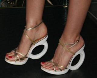 Jelena Karleusa feet photo thumbnail