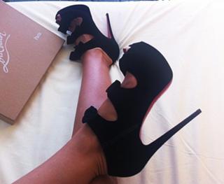Jelena Karleusa feet photo thumbnail