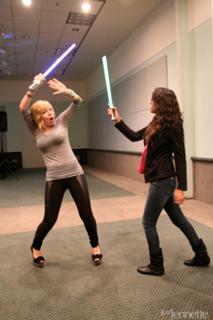 Jennette McCurdy feet photo thumbnail