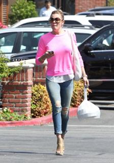 LeAnn Rimes feet photo thumbnail