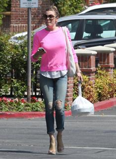 LeAnn Rimes feet photo thumbnail
